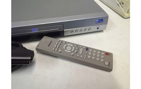 LECTEUR DVD SAMSUNG AVEC TELECOMMANDE (PERITEL ET RCA)