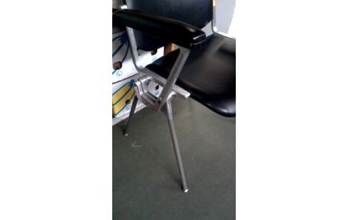 CHAISE DESIGN ALUMINIUM NOIR SIMILI CUIR