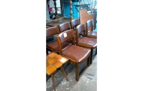 CHAISES SIMILIS CUIRS