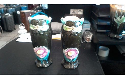 PAIRE DE VASES