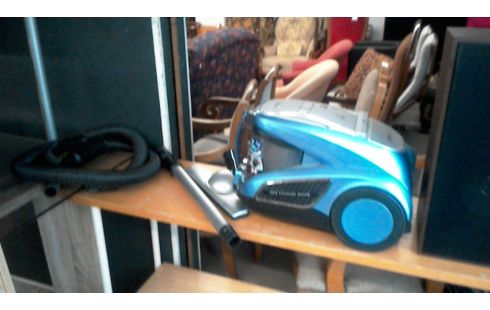 STAUBSAUGER OHNE BEUTEL