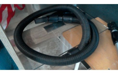 STAUBSAUGER OHNE BEUTEL