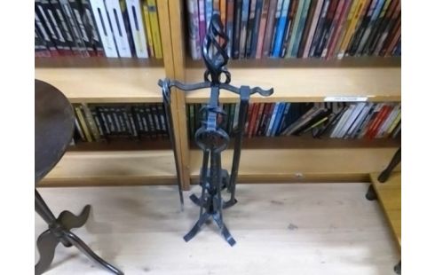 SERVITEUR DE CHEMINEE .