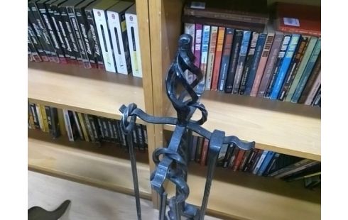 SERVITEUR DE CHEMINEE .