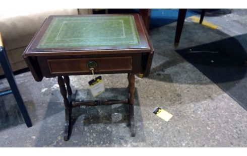 BOUT DE CANAPE RABATS STYLE ANGLAIS