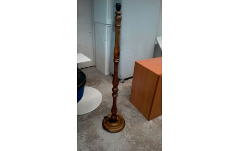VOET VAN STAANDE LAMP