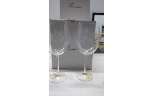 GLAZEN MET VOET WATER 24STUKS