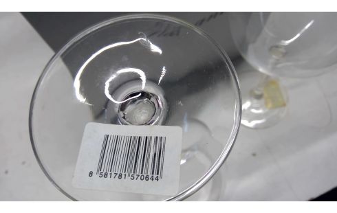 GLAZEN MET VOET WATER 24STUKS