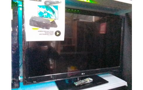 TELEVISEUR LG 120CM TNT HD INTÉGRÉ