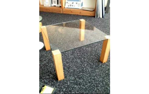 COUCHTISCH GESTELL HOLZ GLASPLATTE