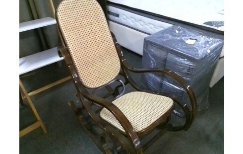ROCKING CHAIR BOIS ET CANNELE (USURE)