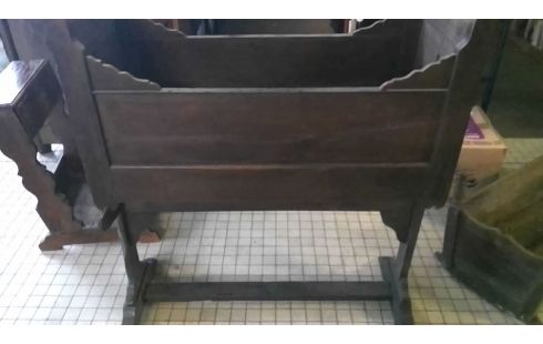 BERCEAU ANCIEN SUR SUPPORT