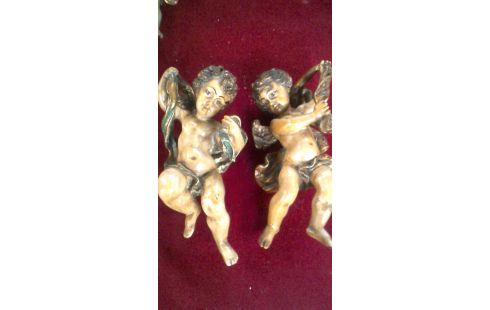 BEELD ENGEL MET GROEN