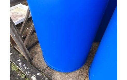 BIDON PLASTIQUE BLEU AVEC POIGNEE