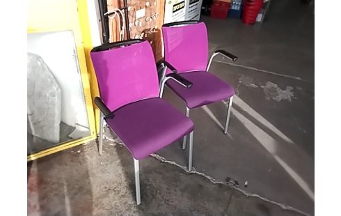 CHAISE D’ACCUEUIL VIOLETTE