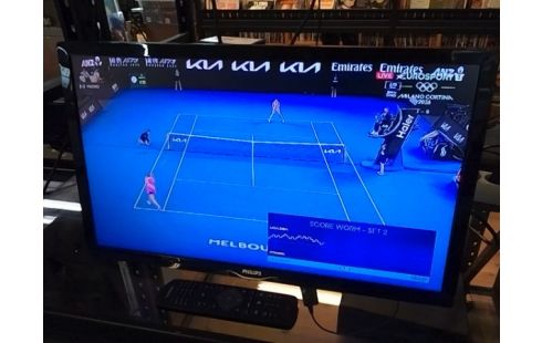 TELEVISEUR PHILIPS 55CM / TNT HD / AVEC TELECOMMANDE