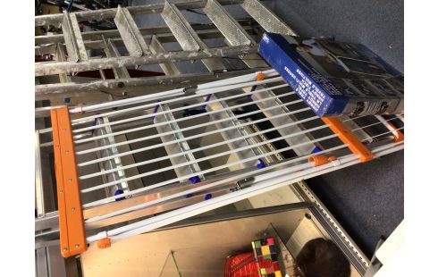 SECHE LINGE BLANC ORANGE