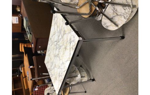 TABLE FORMICA