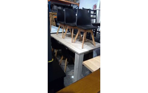 RECHTHOEKIGE TAFEL MODERN