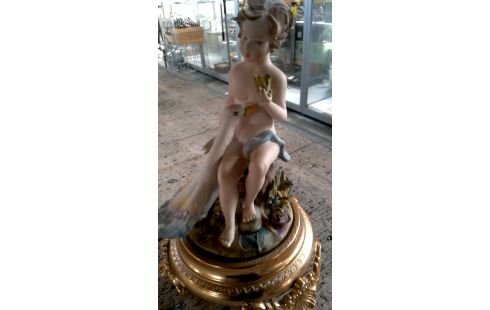 STATUETTE GARCON MET