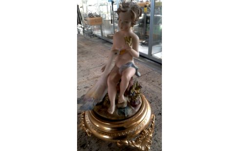 STATUETTE GARCON MET