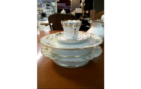 GESCH.SET PORZ. WEISS GOLDF. FRANKR. 16TLG.