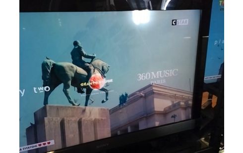 TELEVISEUR LCD SONY 102 CM / TNT HD / AVEC TELECOMMANDE