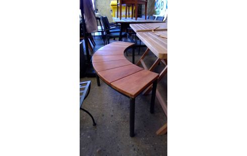 BANC DE JARDIN DEMI CERCLE
