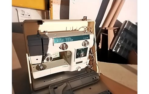 MACHINE A COUDRE JANOME + MALETTE RSV2