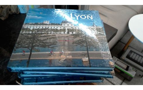 LIVRE  PATRIMOINE   MONDIAL   LYON