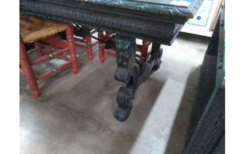 TABLE CHÊNE MASSIF SCULTE MAINS NOIR 2 ALLONGES