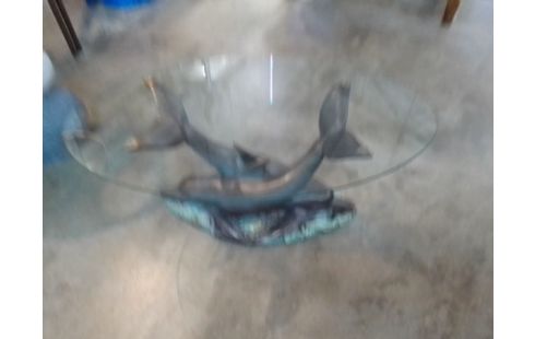 TABLE BASSE DAUPHINS PLATEAU VERRE