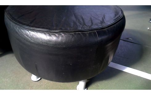 FUSSBANK IKEA RUND SCHWARZ LEDER DAS STÜCK