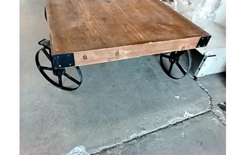 TABLE BASSE STYLE WAGON DE MINE