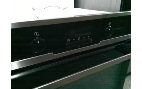 FOUR ENCASTRABLE ELECTROLUX 72L (PLAQUE, GRILLE ET NOTICE)