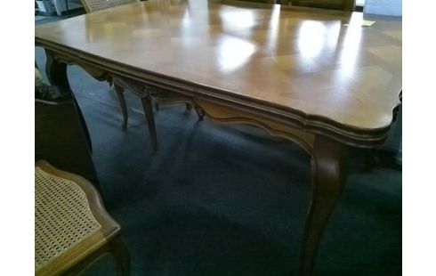 TABLE STYLE LOUIS XV AVEC ALLONGES INTERIEURES