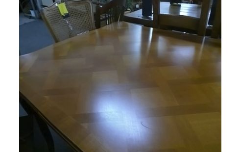 TABLE STYLE LOUIS XV AVEC ALLONGES INTERIEURES