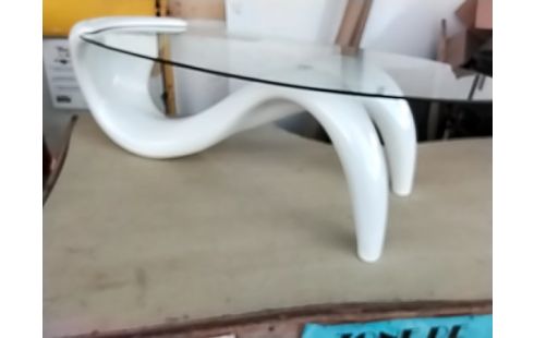 TABLE BASSE RESINE DESIGN VERRE