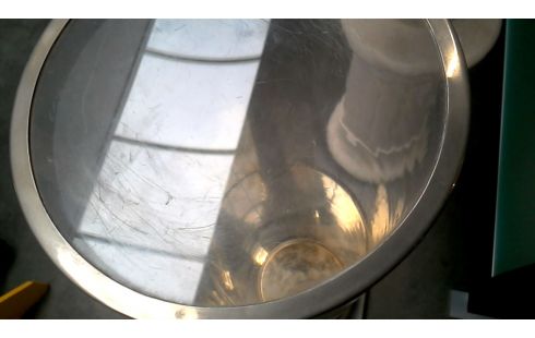 SERVIERTISCH PLEXIGLAS RUND MESSING IM VINTAGE-STIL