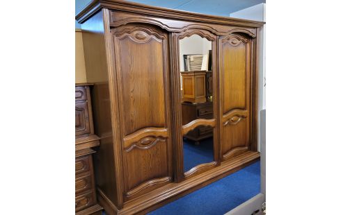 GARDE ROBES TEINTE CHENE 3 PORTES COULLISANTES