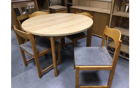 4 CHAISES PIN ASSISE TISSU