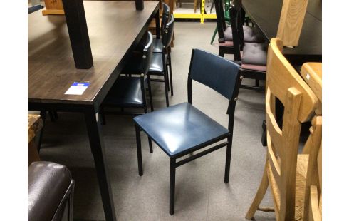 8 CHAISES METAL NOIR VINYL BLEU