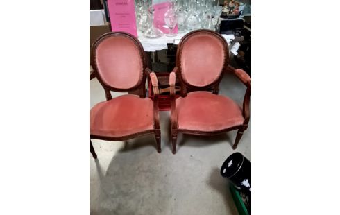 FAUTEUIL STYLE LOUIS XVI PAIRE
