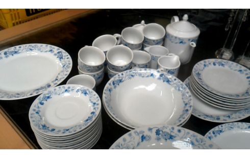 SERVICE PORCELAINE BLANCHE BLEUE
