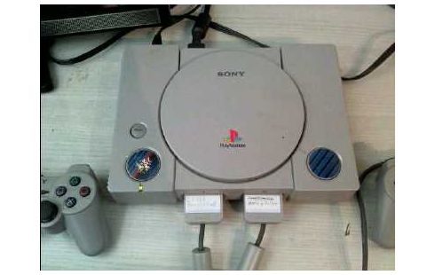 PLAYSTATION 1 KONSOLE