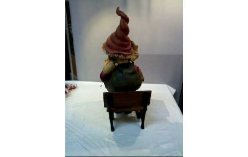 FIGUR WICHTEL SCHULBANK DEKO
