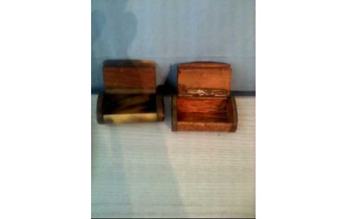 TABAKBOX HOLZ VERZIERT VERSCH.MOD.