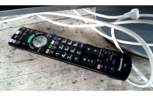 TELEVISOR PANASONIC