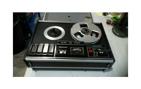 MAGNETOPHONE A BANDES  GRUNDIG TK547