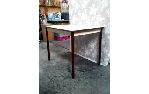 TABLE BRAUN